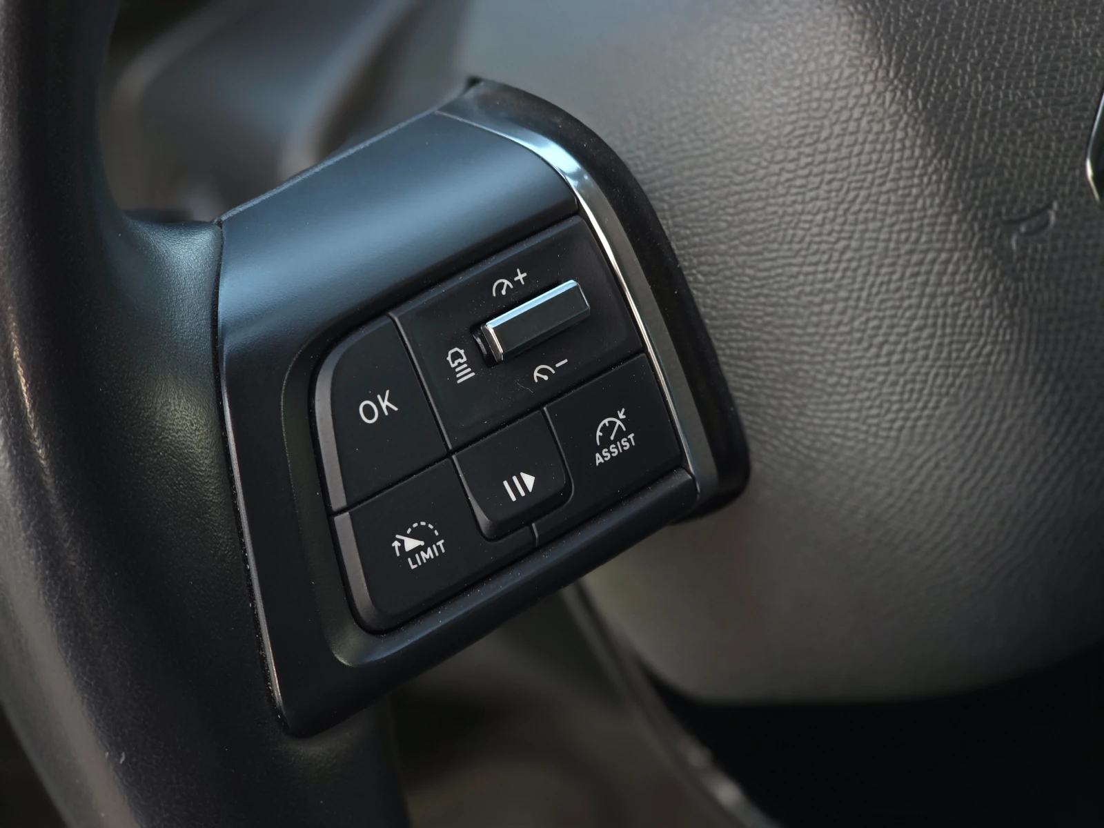 Citroen C4 electric, снимка 11 - Автомобили и джипове - 54303788