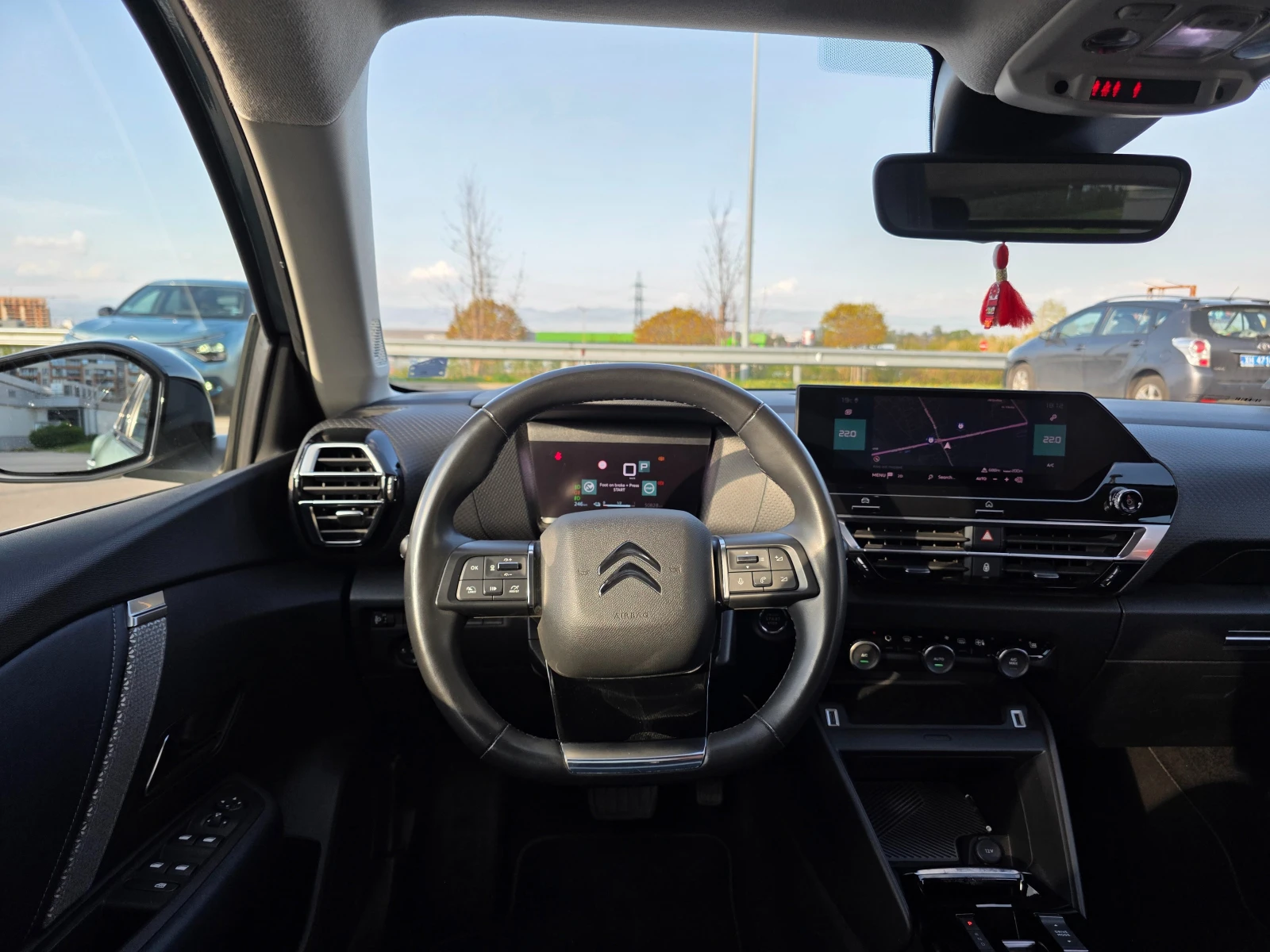 Citroen C4 electric, снимка 9 - Автомобили и джипове - 54303788