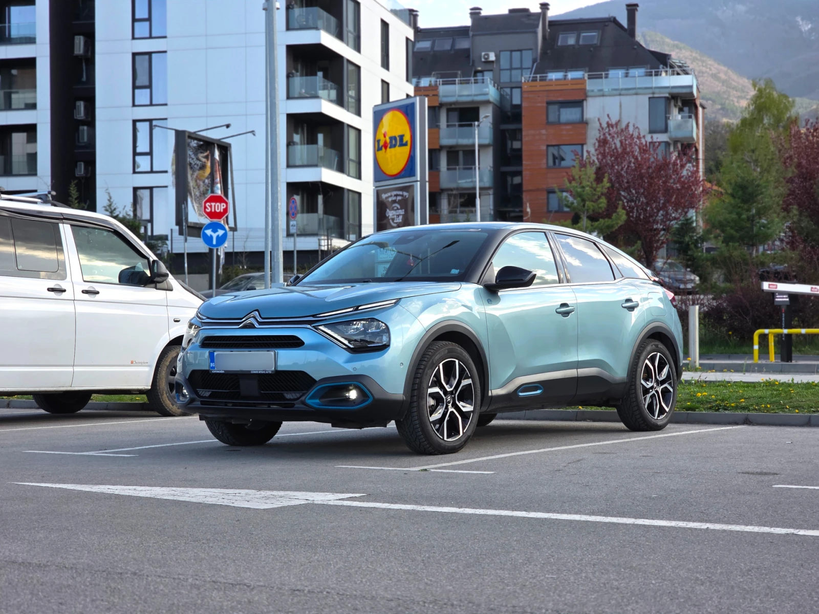 Citroen C4 electric, снимка 3 - Автомобили и джипове - 54303788