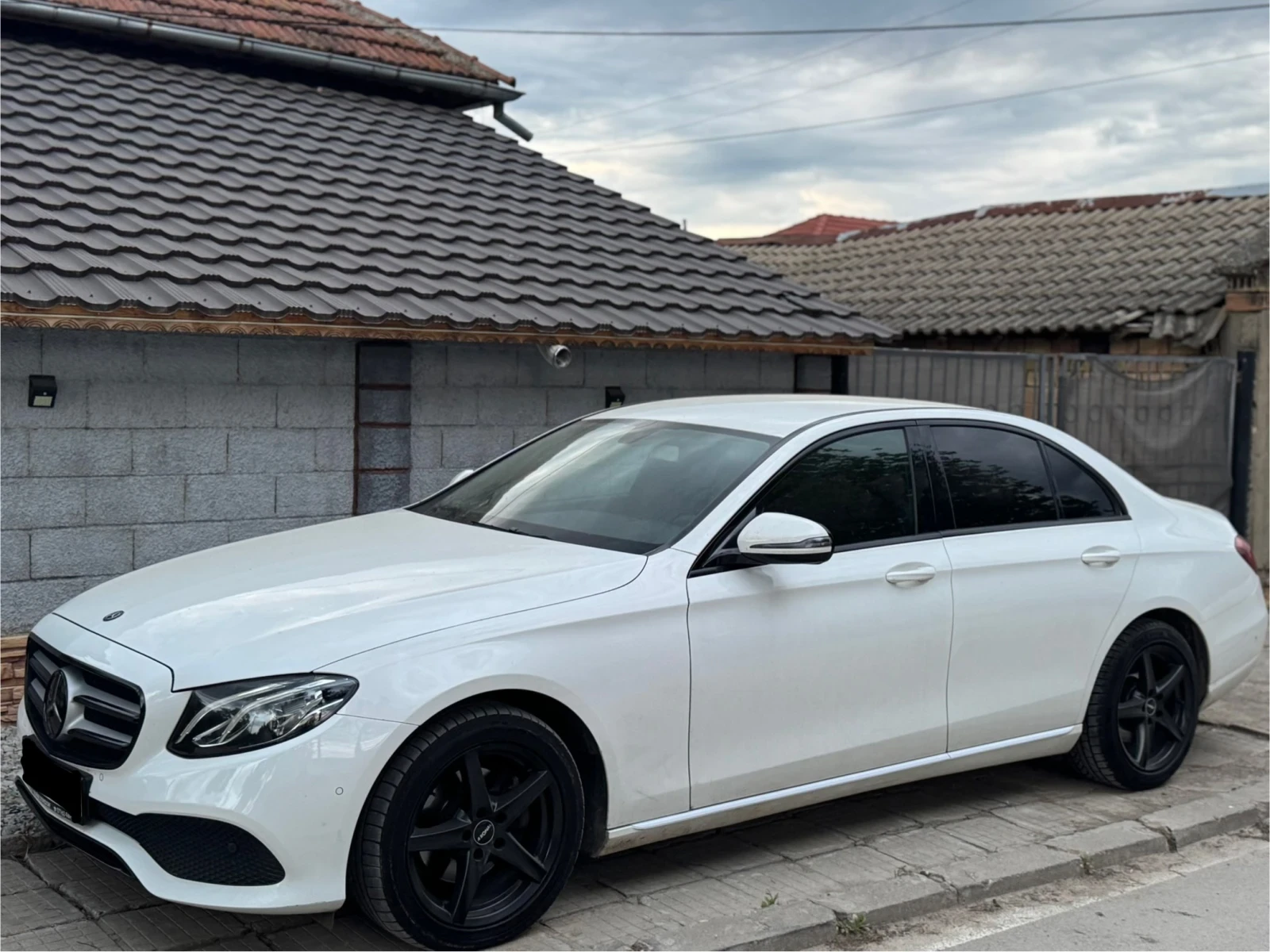 Mercedes-Benz E 200 d 9G* DISTR* LED