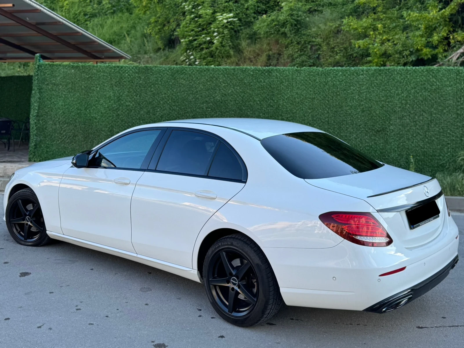 Mercedes-Benz E 220 d 9G* DISTR* LED, снимка 4 - Автомобили и джипове - 54401773