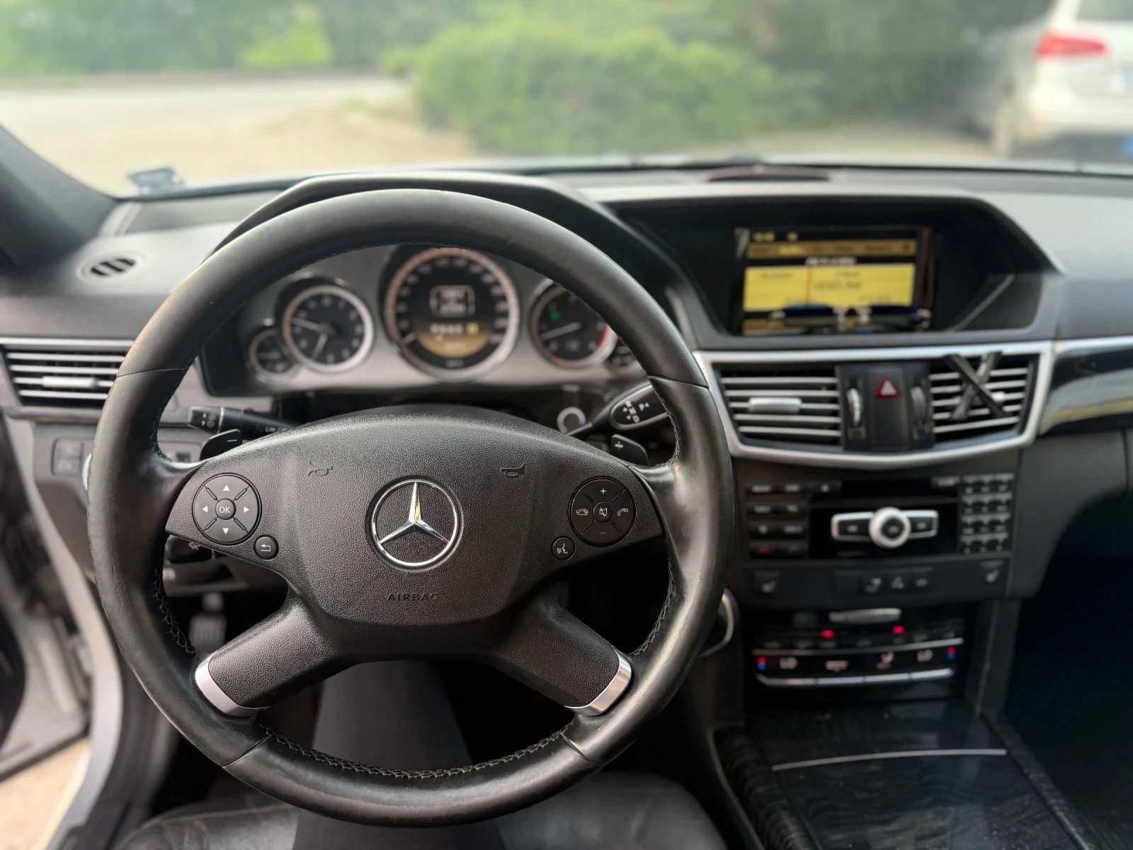 Mercedes-Benz E 350 CDi 4Matic AMG Package, снимка 13 - Автомобили и джипове - 54711447
