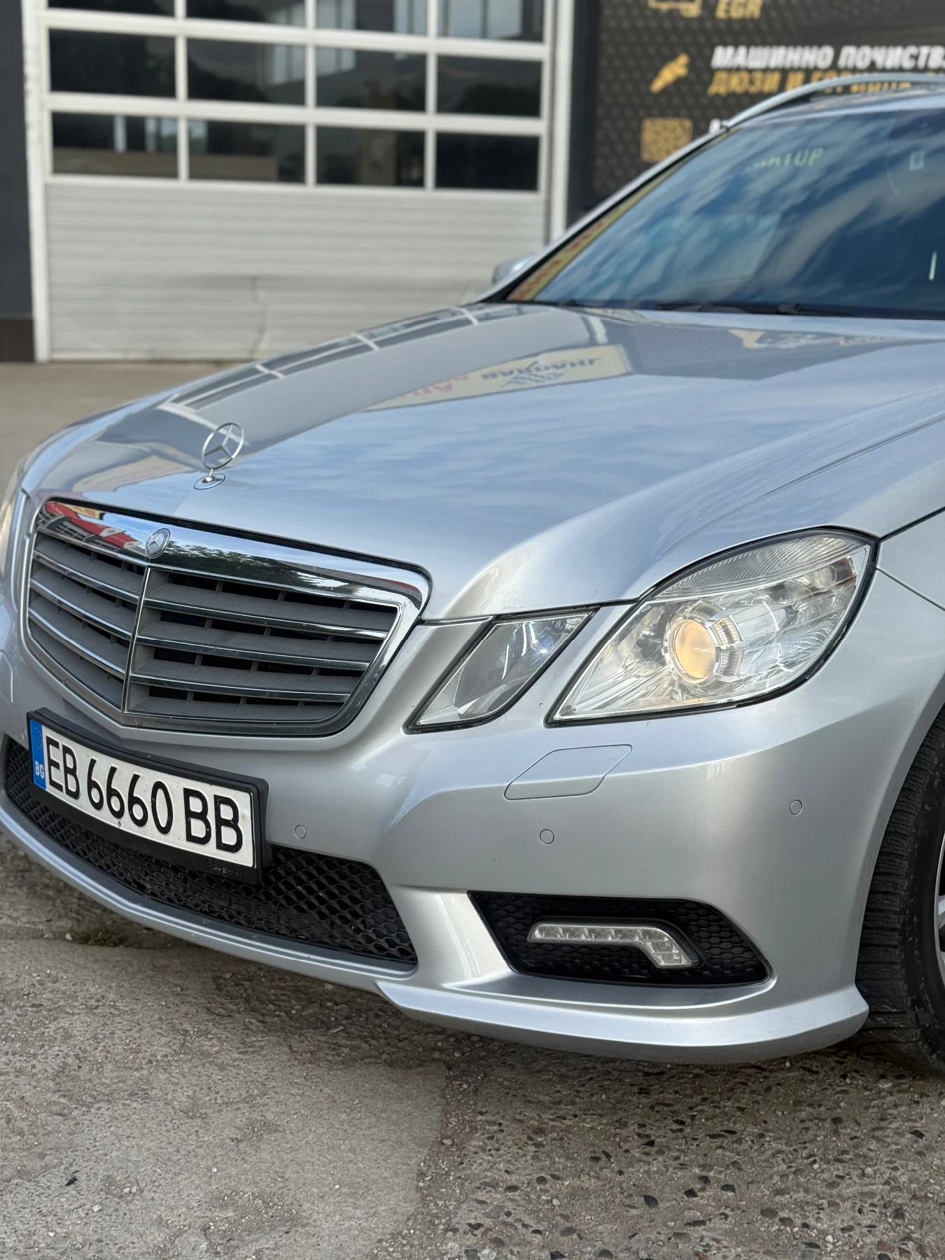 Mercedes-Benz E 350 CDi 4Matic AMG Package, снимка 3 - Автомобили и джипове - 54711447