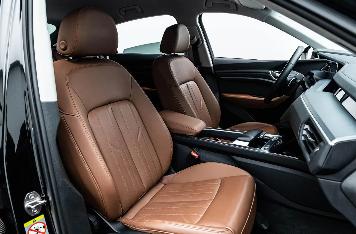 Audi E-Tron 55/SPORTBACK/408HP/BUSINESS/CAM/KLESS/HUD/ACC/449z, снимка 12 - Автомобили и джипове - 54700450