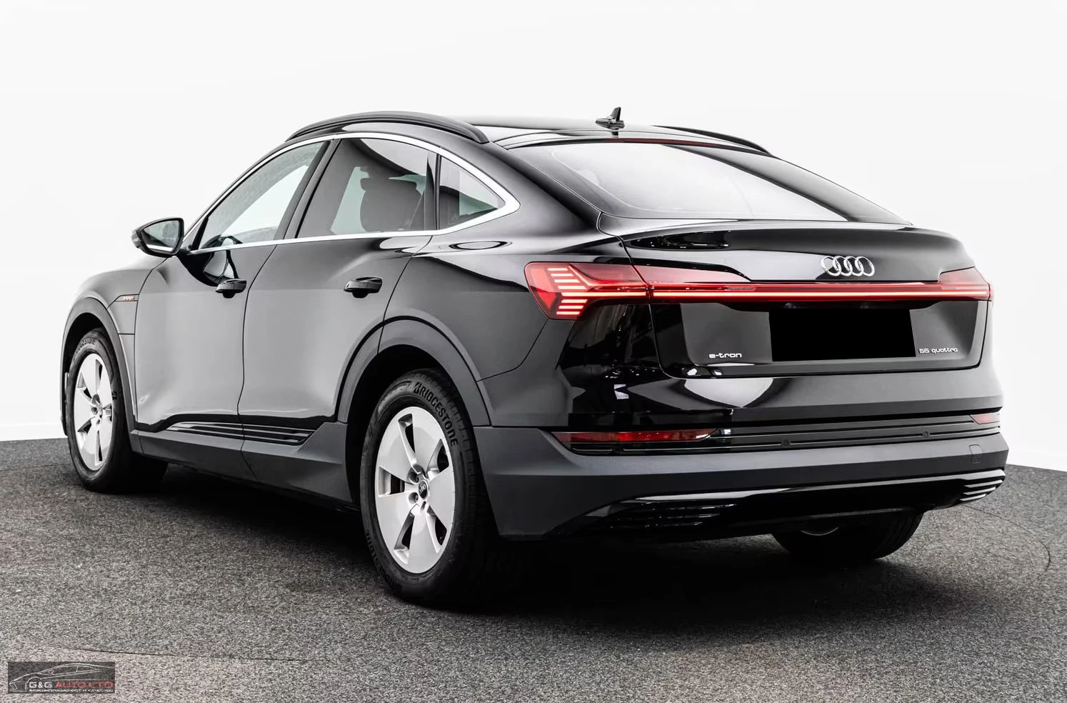 Audi E-Tron 55/SPORTBACK/408HP/BUSINESS/CAM/KLESS/HUD/ACC/449z, снимка 3 - Автомобили и джипове - 54700450
