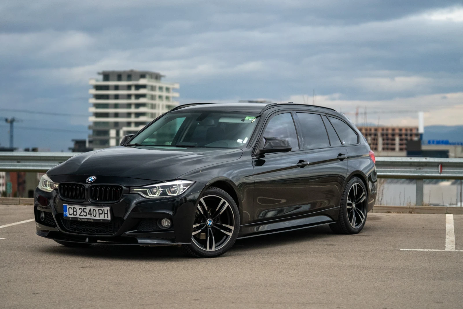 BMW 318 F31