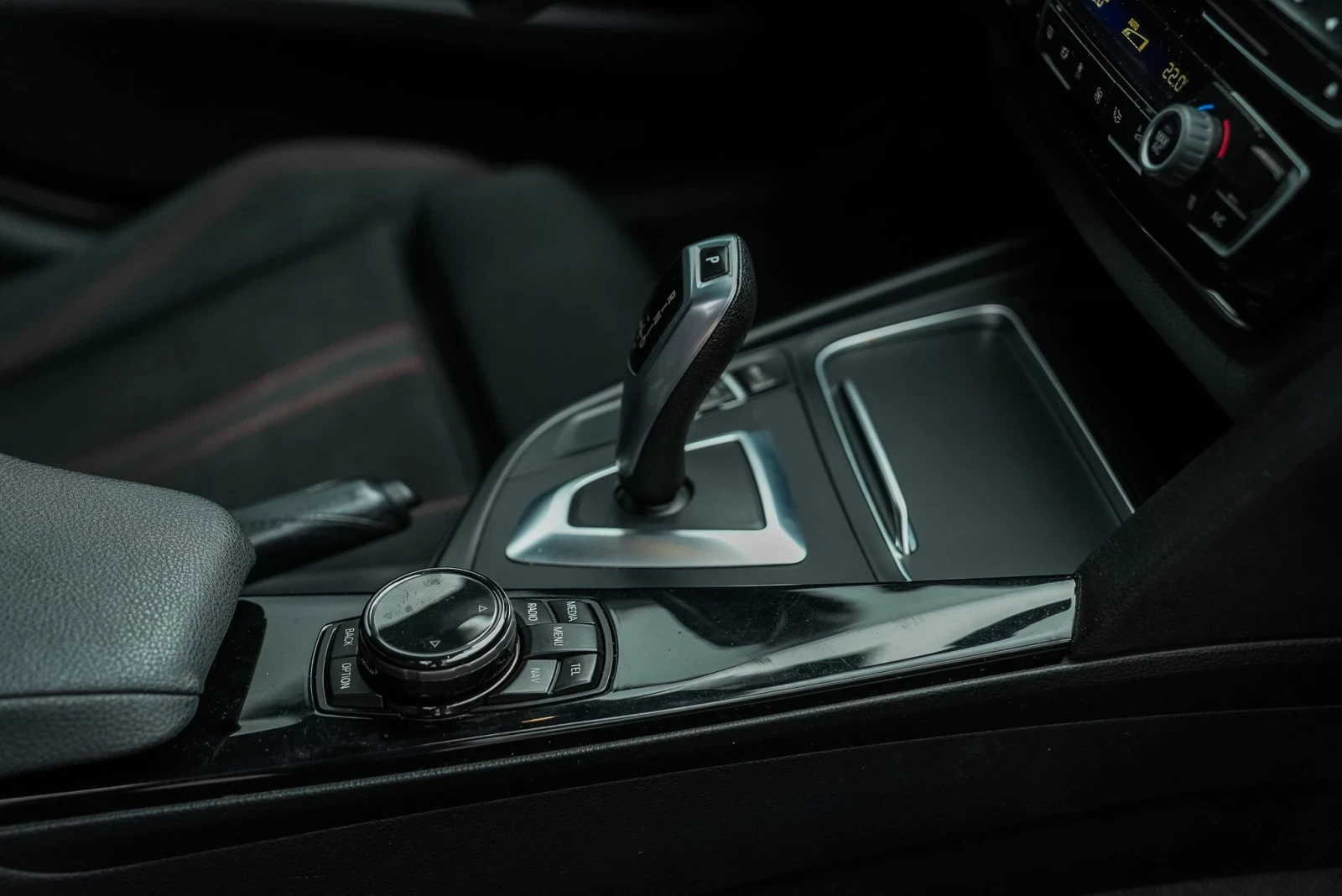 BMW 318 F31, снимка 13 - Автомобили и джипове - 54746641