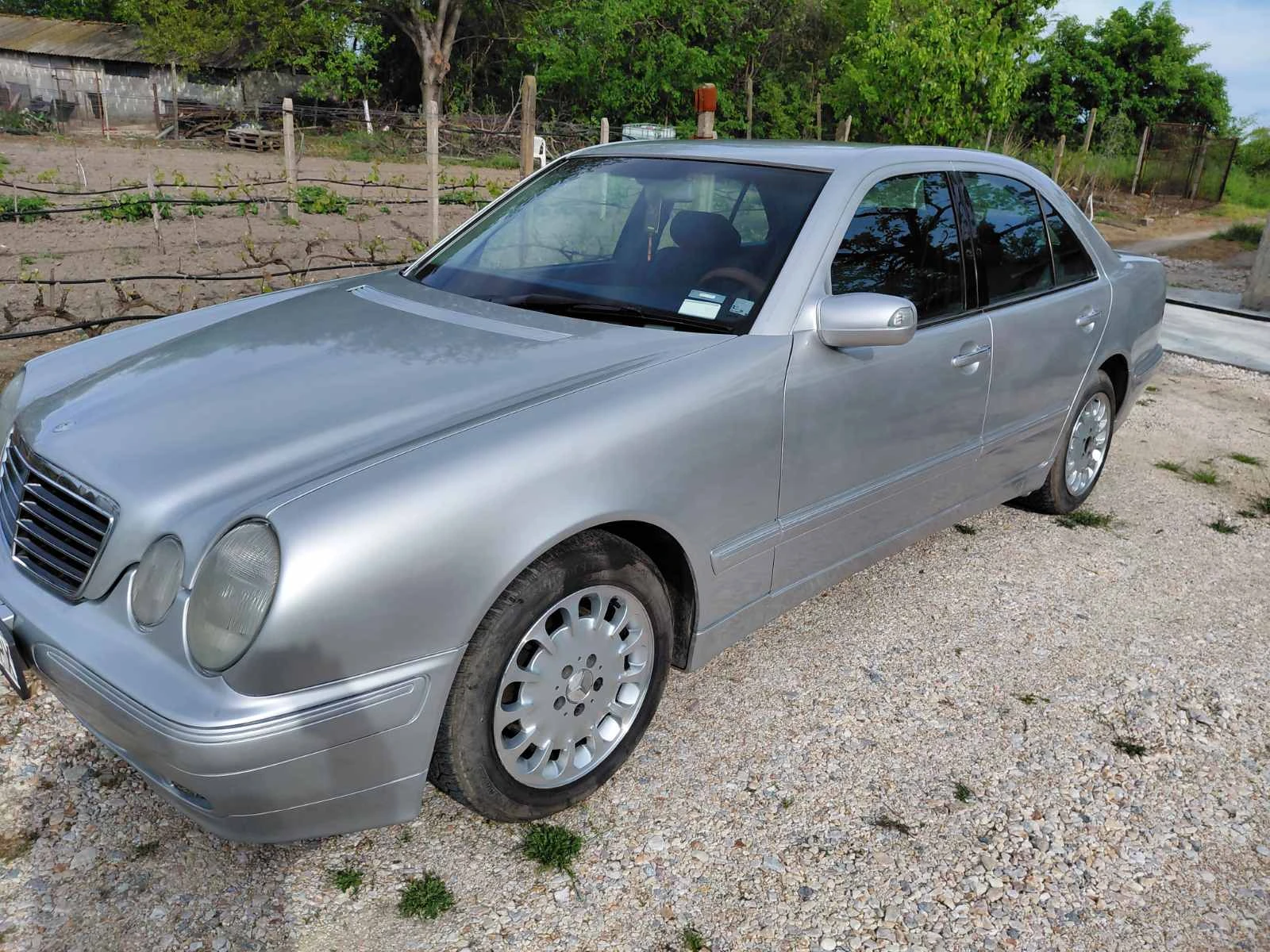 Mercedes-Benz E 270, снимка 4 - Автомобили и джипове - 54847025
