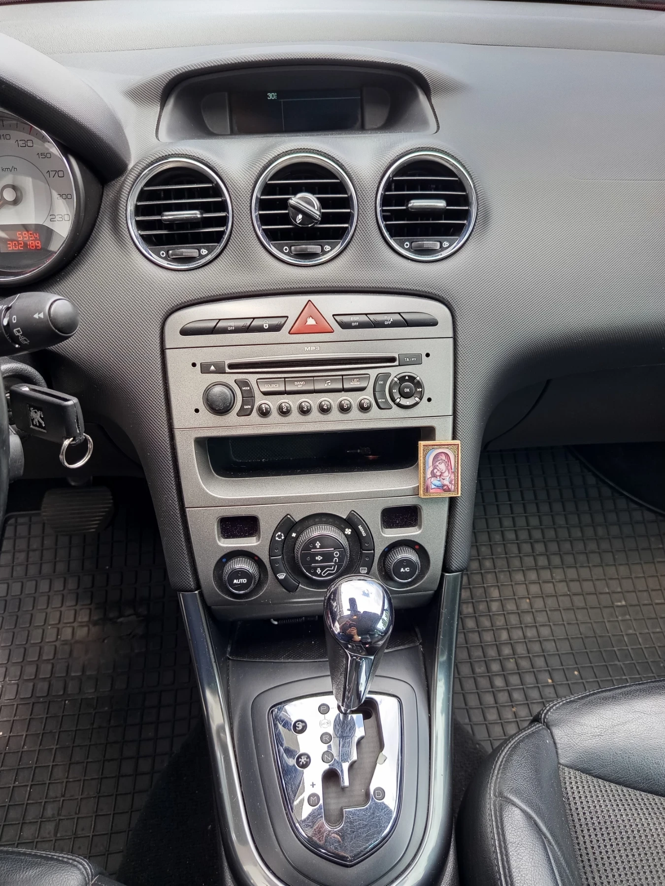 Peugeot 308 2.0, снимка 10 - Автомобили и джипове - 55227757