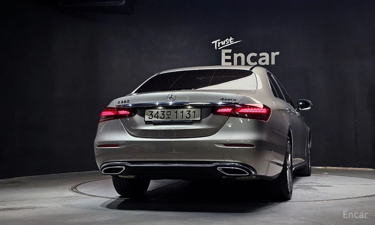 Mercedes-Benz E 350 4MATIC* BURMESTER* ОБДУХВАНЕ* ДИСТРОНИК* ХЕДЪП* 36, снимка 4 - Автомобили и джипове - 55927495