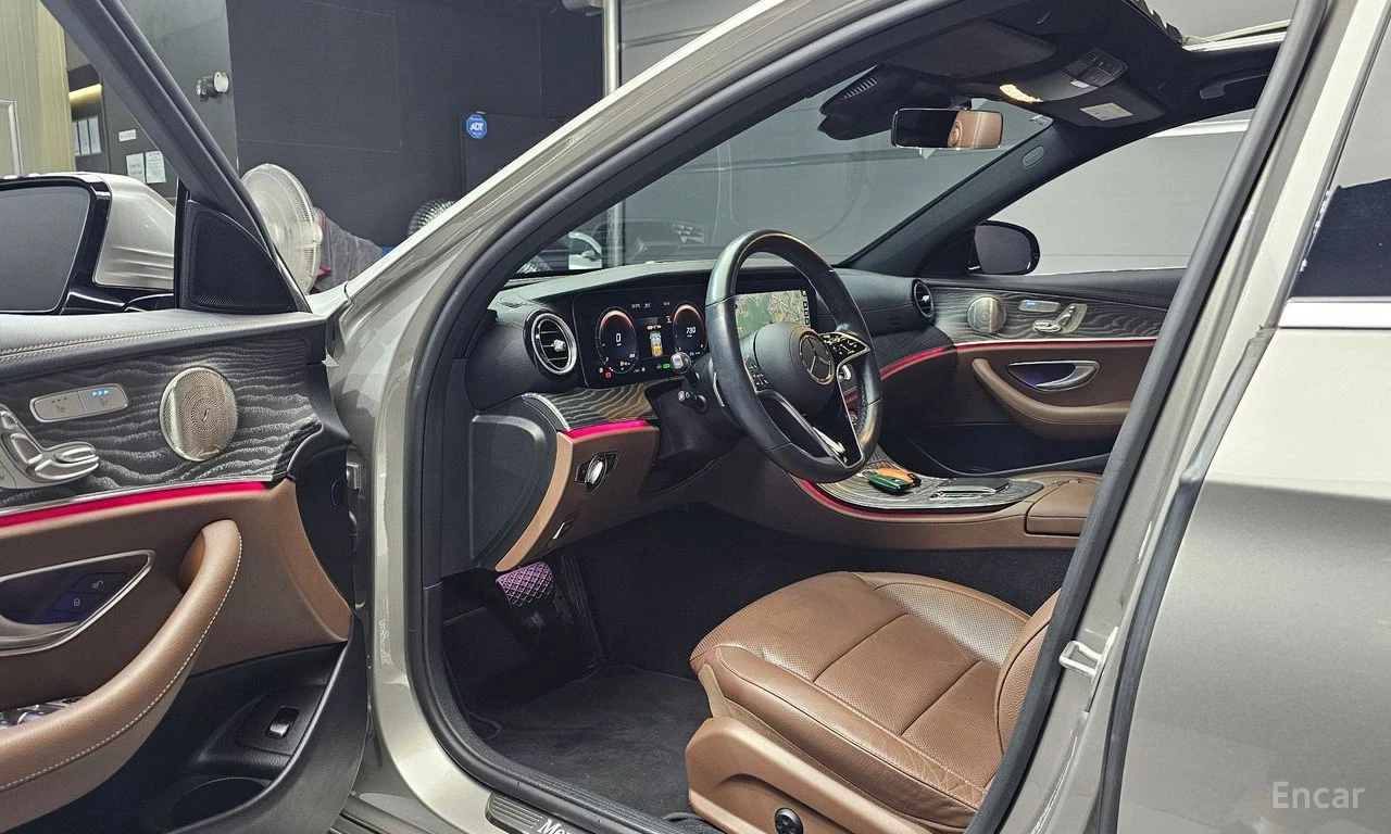 Mercedes-Benz E 350 4MATIC* BURMESTER* ОБДУХВАНЕ* ДИСТРОНИК* ХЕДЪП* 36, снимка 5 - Автомобили и джипове - 55927495
