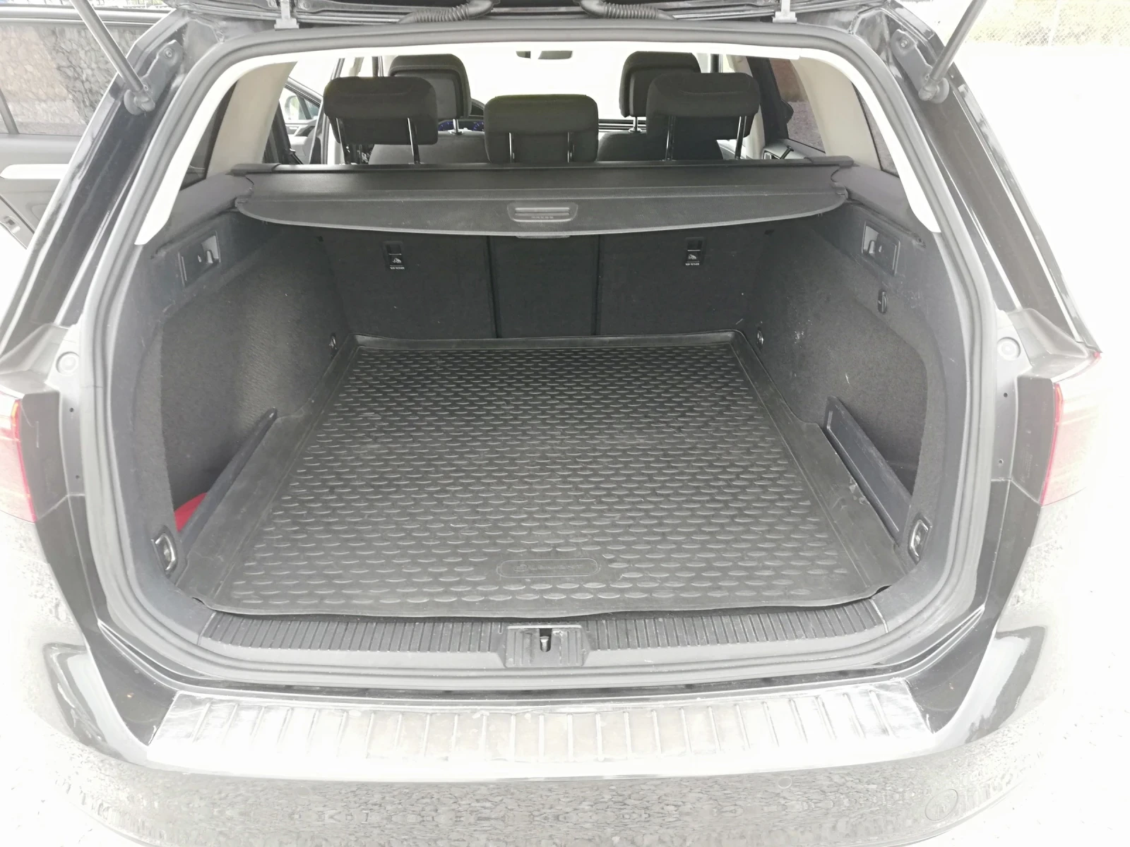 VW Passat 2.0tdi kli navi 150, снимка 11 - Автомобили и джипове - 56209236