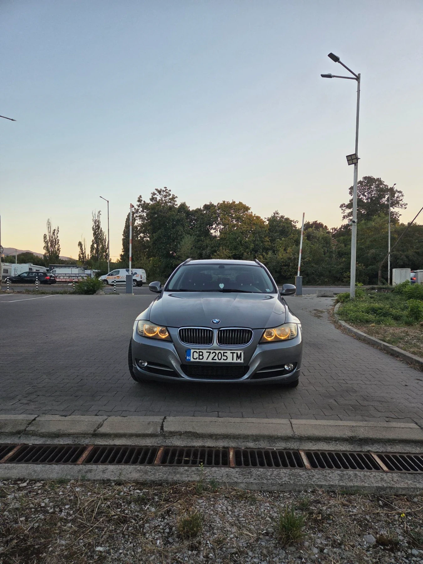 BMW 320 2.0 Xdrive 184 к.с. фейс, снимка 16 - Автомобили и джипове - 56350862