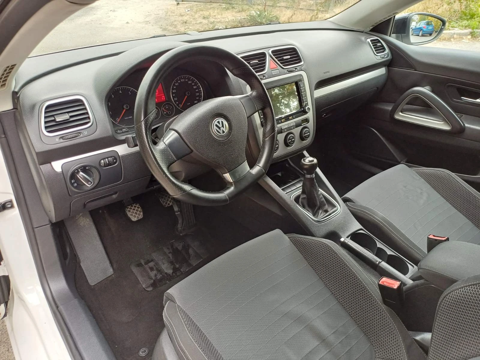 VW Scirocco 1.4 TSI, снимка 9 - Автомобили и джипове - 56458565