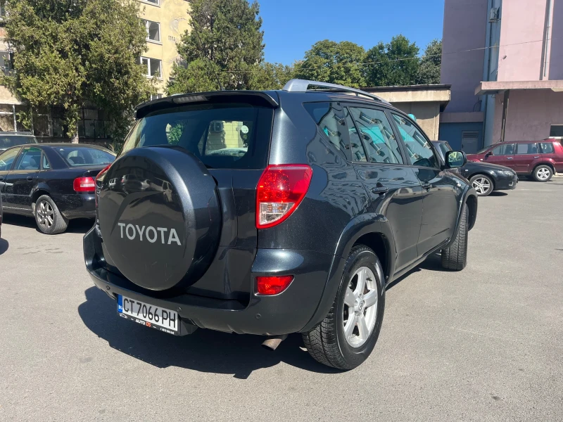 Toyota Rav4 2.2 D-CAT 4х4 177кс., снимка 4 - Автомобили и джипове - 47341302