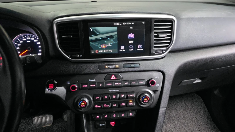 Kia Sportage 2.0 2WD PRESTIGE, снимка 13 - Автомобили и джипове - 52463492