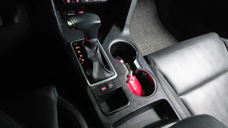 Kia Sportage 2.0 2WD PRESTIGE, снимка 8 - Автомобили и джипове - 52463492