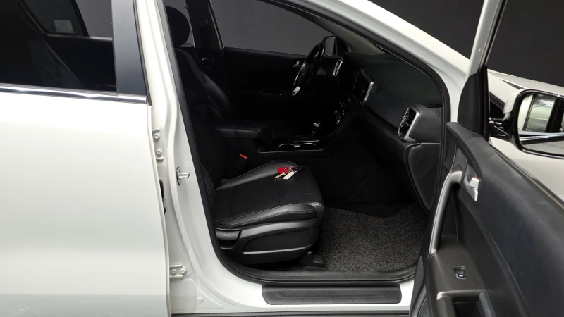 Kia Sportage 2.0 2WD PRESTIGE, снимка 10 - Автомобили и джипове - 52463492