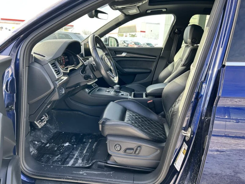 Audi SQ5 TECHNIK* B&O* 360 CAM* CARBON* ПАНОРАМА* КЕЙЛЕС, снимка 10 - Автомобили и джипове - 53522864