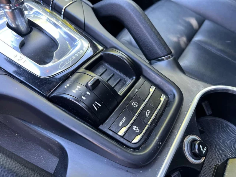 Porsche Cayenne * AWD 4dr * CARFAX * ЦЕНА ДО БГ, снимка 8 - Автомобили и джипове - 53596916