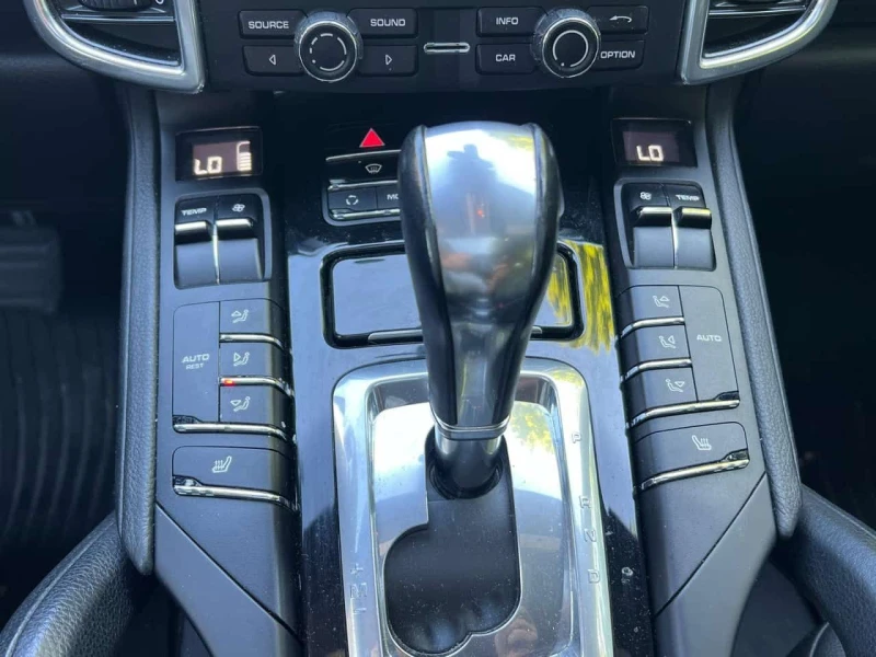 Porsche Cayenne * AWD 4dr * CARFAX * ЦЕНА ДО БГ, снимка 16 - Автомобили и джипове - 53596916