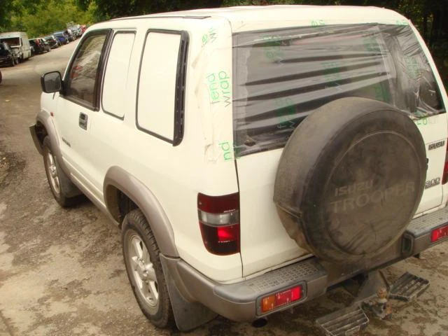 Isuzu Trooper 3.0Di, снимка 2 - Автомобили и джипове - 46834025