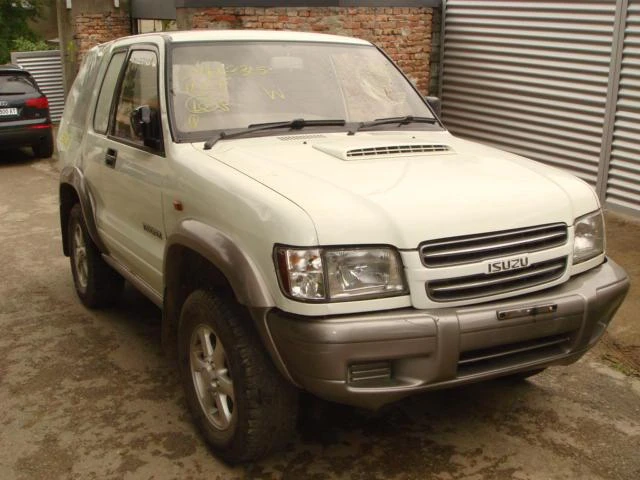 Isuzu Trooper 3.0Di, снимка 3 - Автомобили и джипове - 46834025