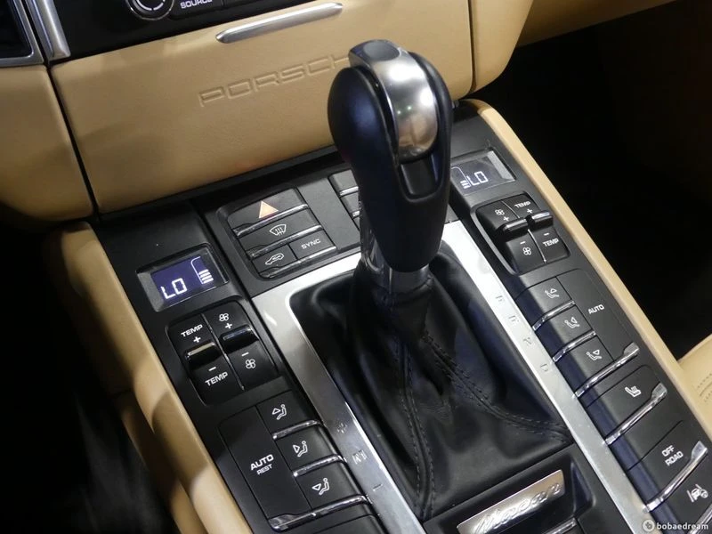 Porsche Macan 3.0 GTS| 360к.с.| ВКЛ.ТЕХНОТЕСТ, снимка 9 - Автомобили и джипове - 55457468