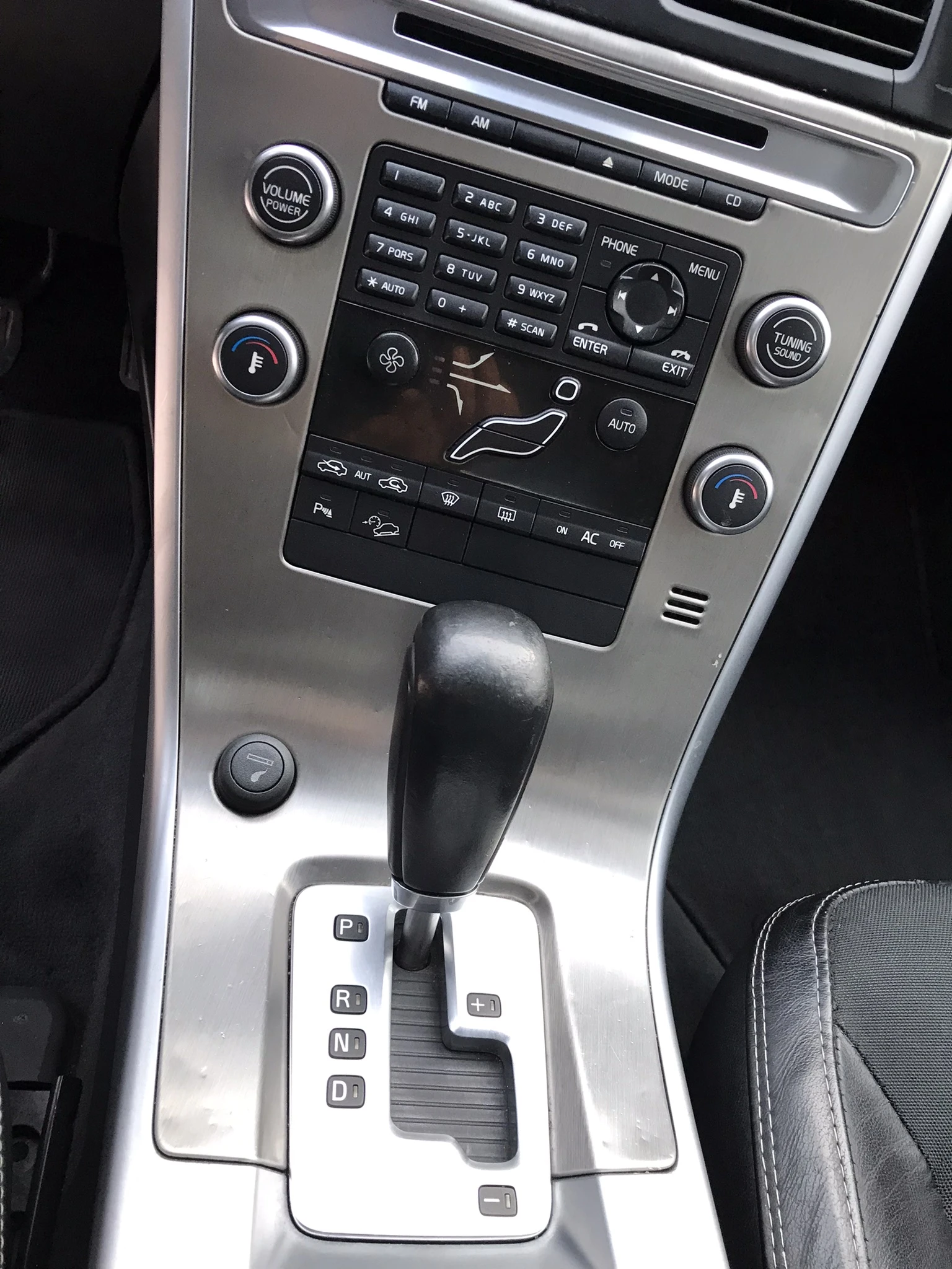 Volvo XC60 2, 4D, 163k.Внос от ИТАЛИЯ, снимка 14 - Автомобили и джипове - 53921296