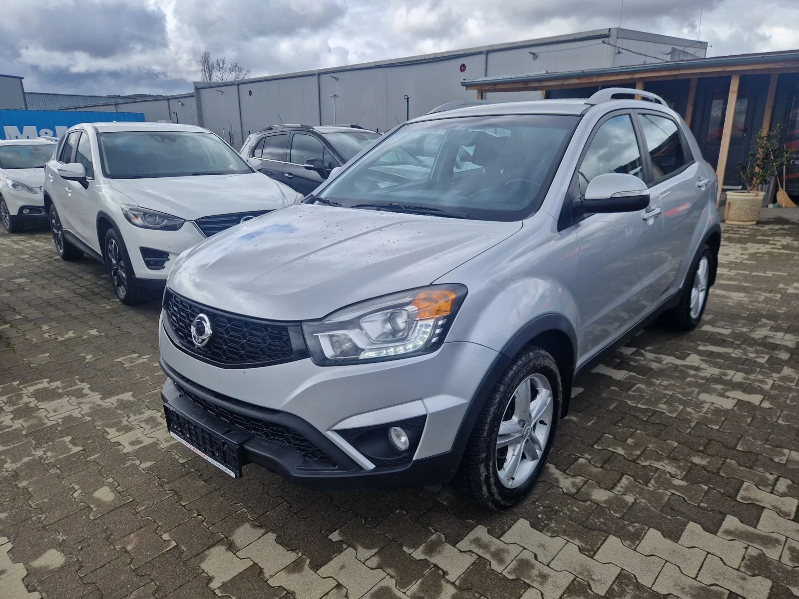 SsangYong Korando 2.0xvt дизел 4х4 АВТОМАТИК!!!, снимка 3 - Автомобили и джипове - 54077716