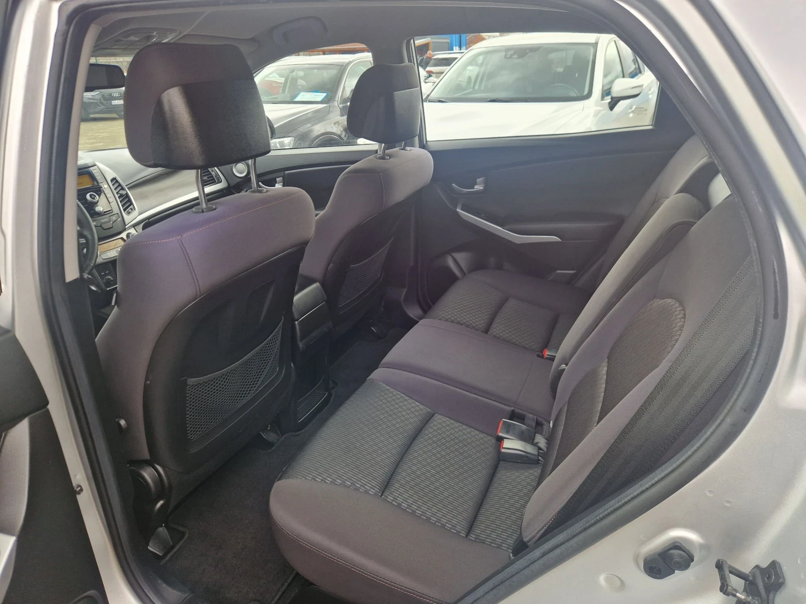 SsangYong Korando 2.0xvt дизел 4х4 АВТОМАТИК!!!, снимка 9 - Автомобили и джипове - 54077716