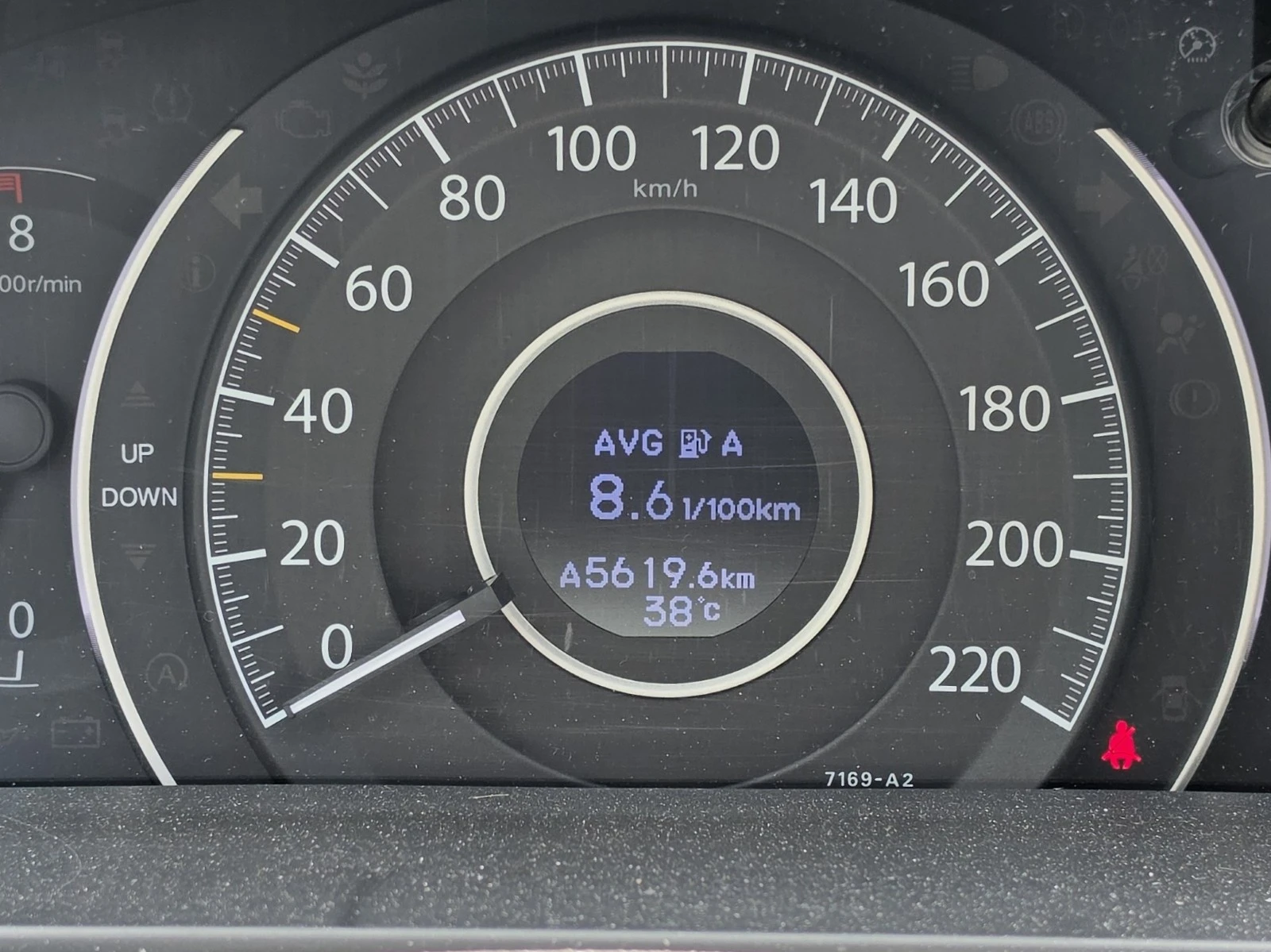 Honda Cr-v 2.0i-VTEC 4x4 Lifestyle, снимка 11 - Автомобили и джипове - 55414853