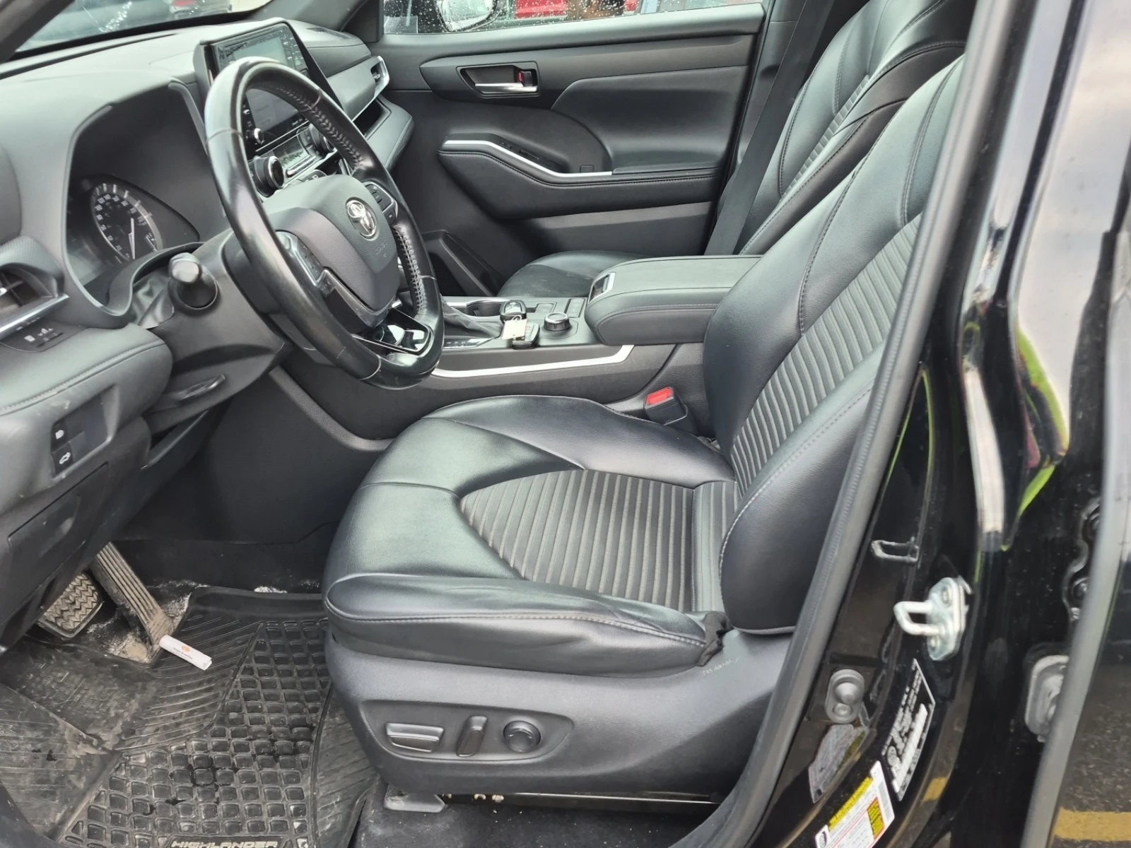 Toyota Highlander XSE * * AWD * * CARFAX * * АВТО КРЕДИТ * * , снимка 5 - Автомобили и джипове - 55617309