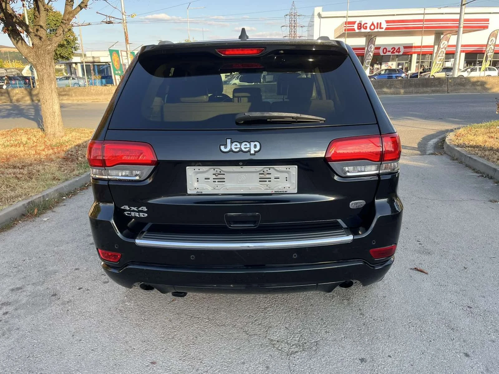 Jeep Grand cherokee 3.0 OVERLAN, снимка 7 - Автомобили и джипове - 56311346