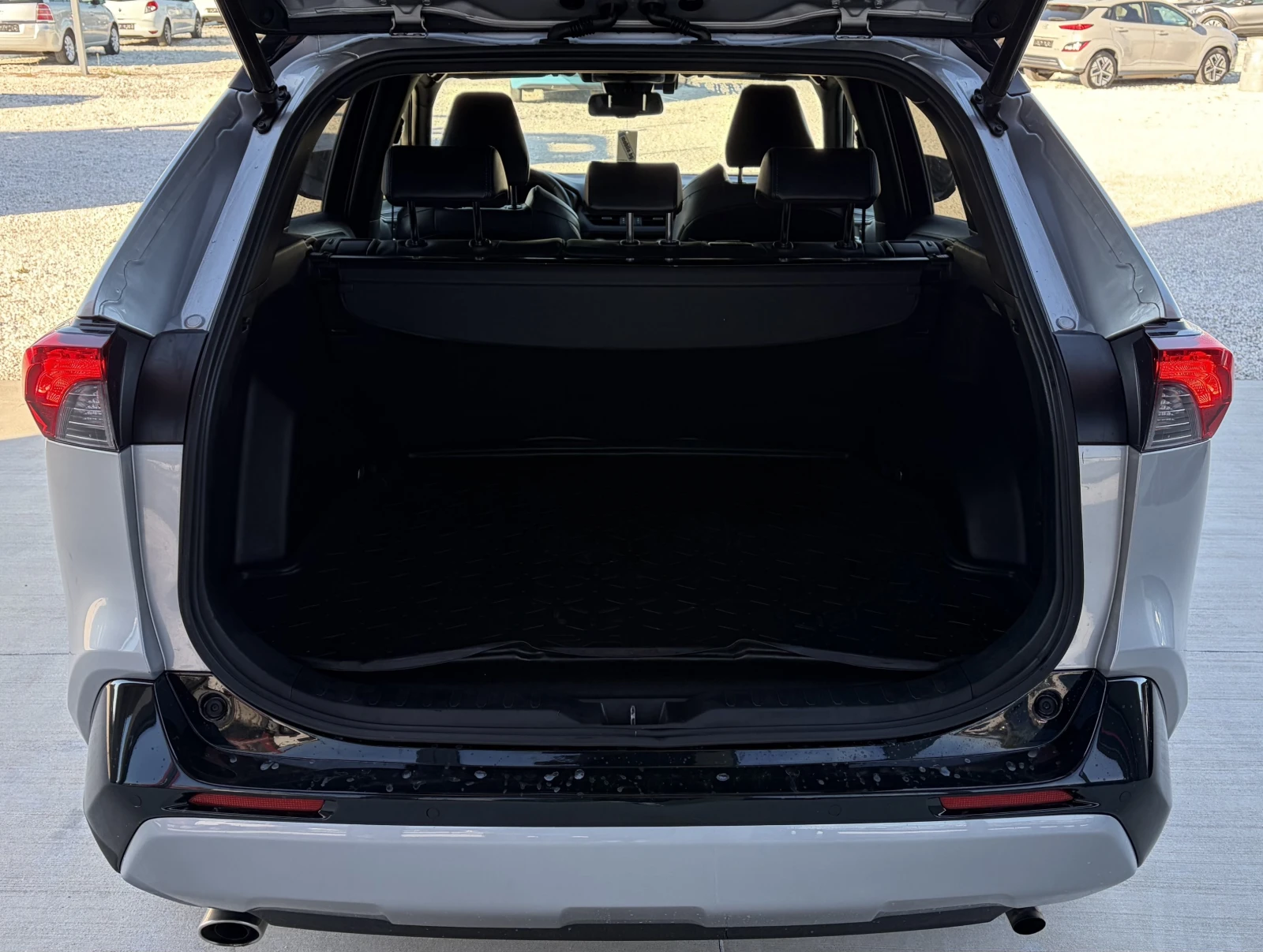 Toyota Rav4 2.5 Hybrid , снимка 10 - Автомобили и джипове - 56321976