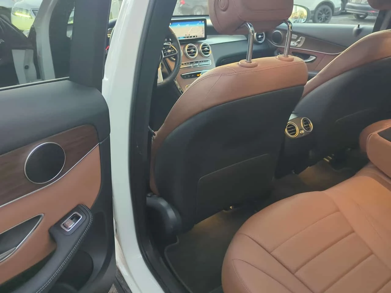 Mercedes-Benz GLC 300 CARFAX, снимка 13 - Автомобили и джипове - 56609883