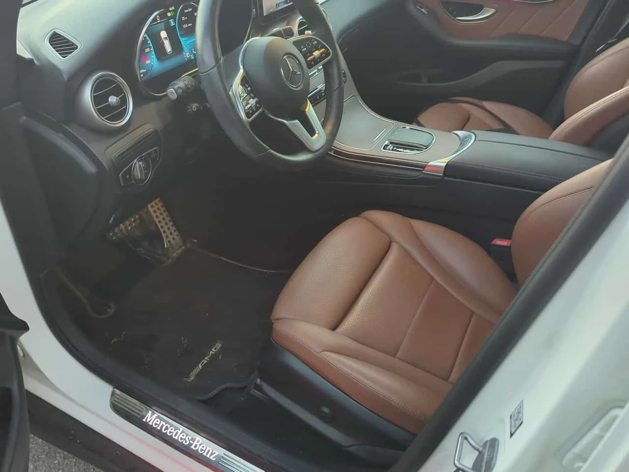 Mercedes-Benz GLC 300 CARFAX, снимка 5 - Автомобили и джипове - 56609883