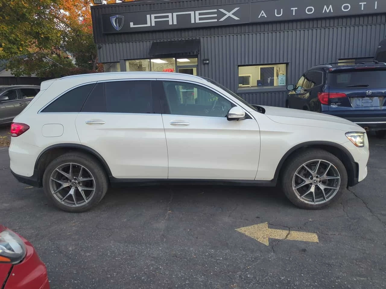 Mercedes-Benz GLC 300 CARFAX, снимка 3 - Автомобили и джипове - 56609883
