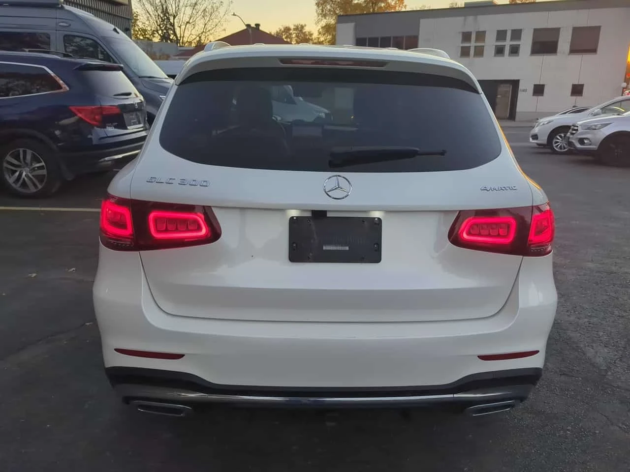Mercedes-Benz GLC 300 CARFAX, снимка 4 - Автомобили и джипове - 56609883