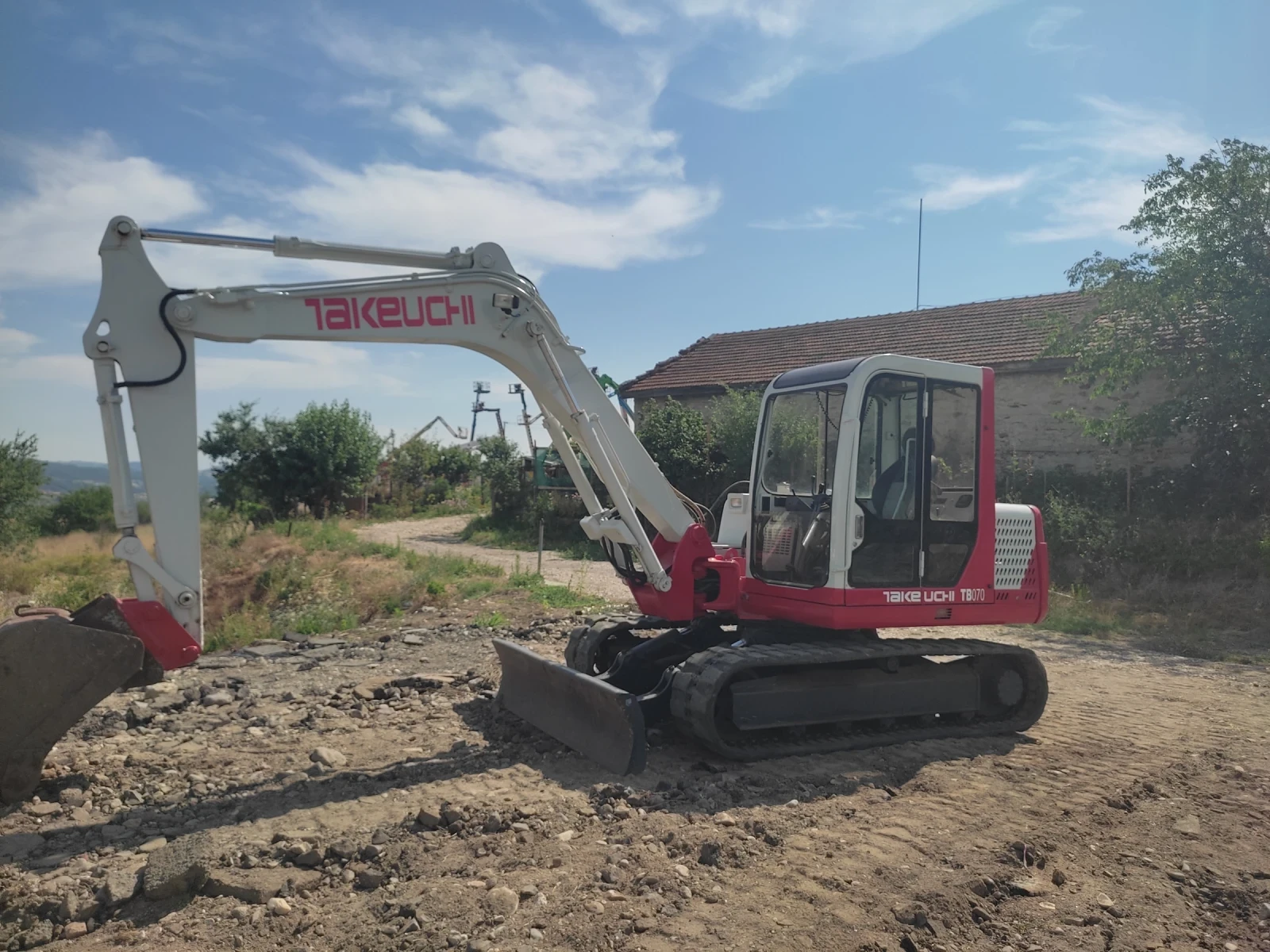 Багер Takeuchi TB 070, снимка 1