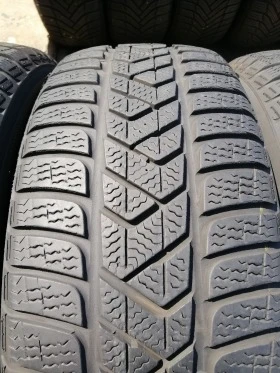 Гуми Зимни 215/60R16, снимка 1 - Гуми и джанти - 46703092