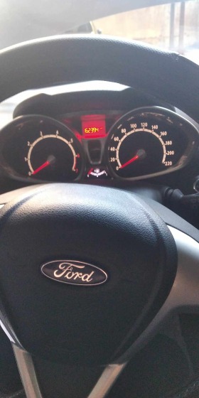 Ford Fiesta, снимка 11 - Автомобили и джипове - 44239001