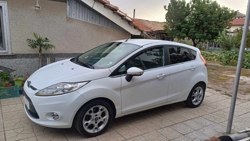 Ford Fiesta, снимка 2 - Автомобили и джипове - 47412412