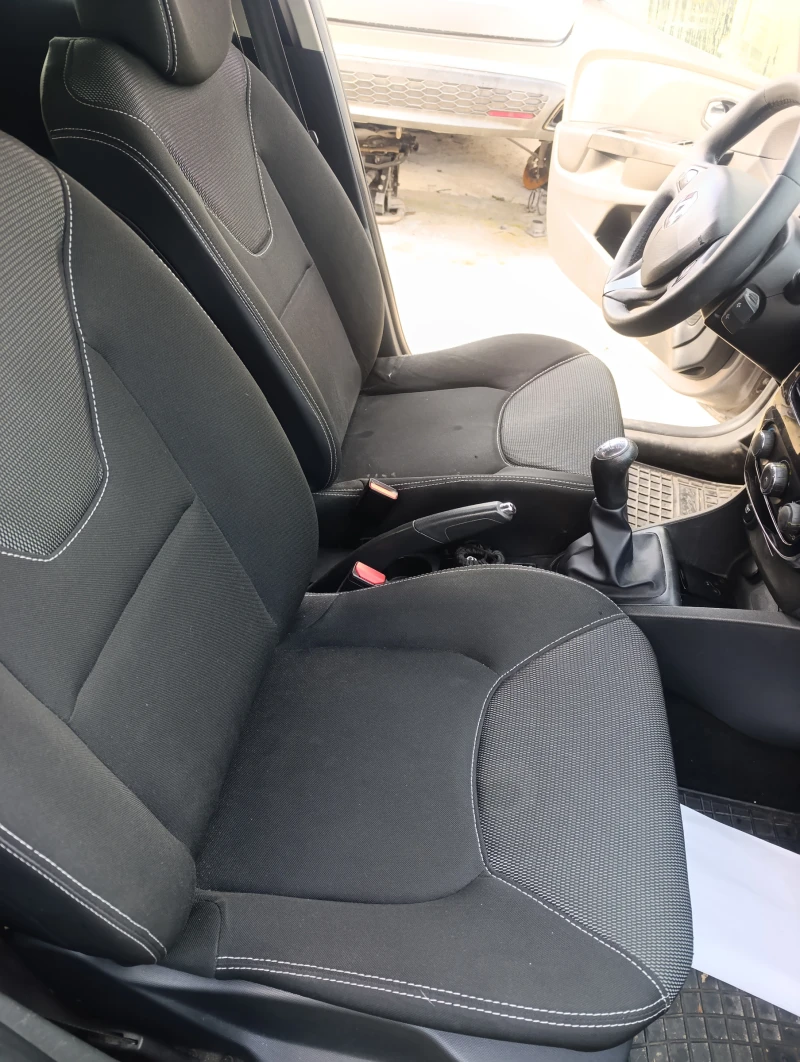 Renault Clio 1,2I , снимка 11 - Автомобили и джипове - 50066758