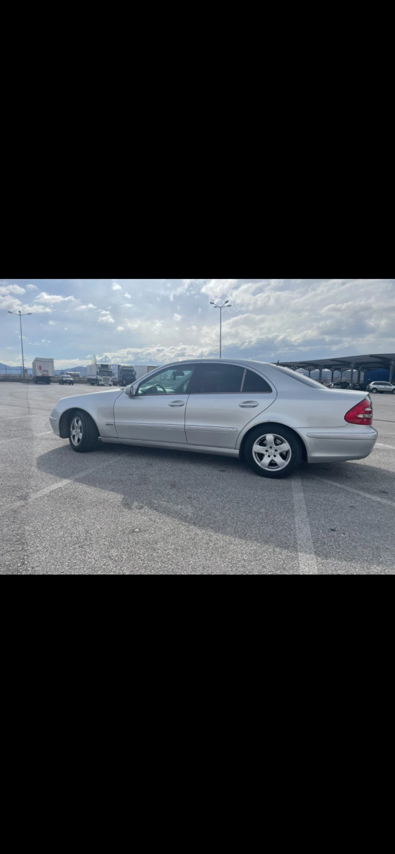 Mercedes-Benz E 220, снимка 3 - Автомобили и джипове - 48350769