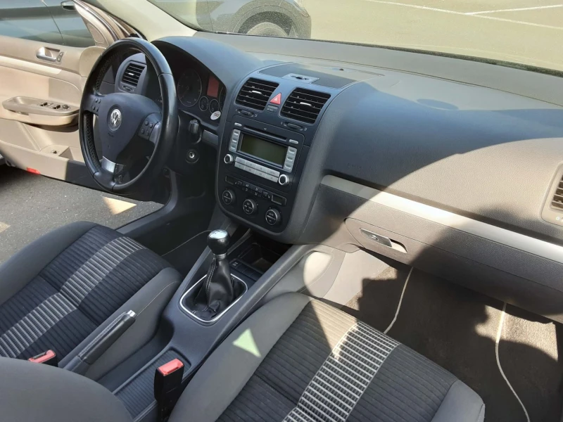 VW Golf 1.9TDI Германия Клима 1-Собственик Р.Километри ТОП, снимка 12 - Автомобили и джипове - 47165575