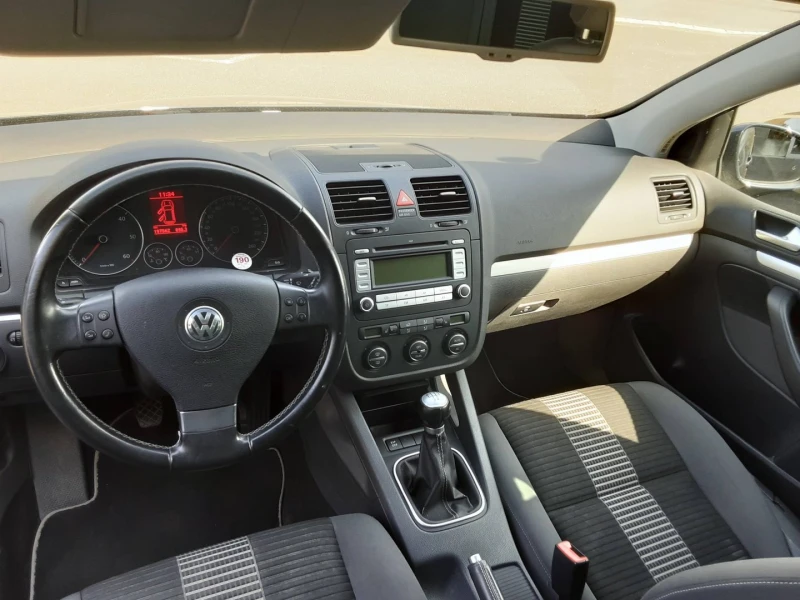 VW Golf 1.9TDI Германия Клима 1-Собственик Р.Километри ТОП, снимка 8 - Автомобили и джипове - 47165575