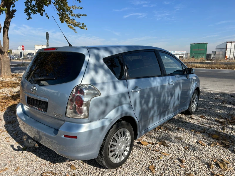 Toyota Corolla verso 1.8 i, снимка 6 - Автомобили и джипове - 47837568