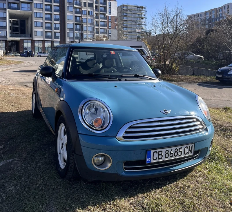 Mini One, снимка 2 - Автомобили и джипове - 48129567