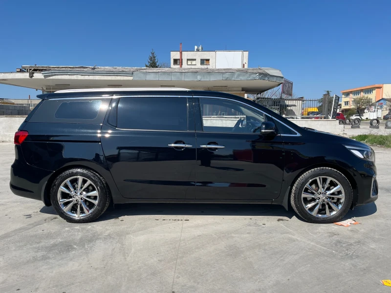 Kia Carnival 2.2 CRDI, снимка 6 - Автомобили и джипове - 48647020